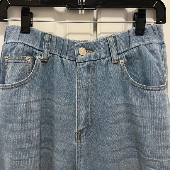 NWT Bluivy LightWash Wide Leg comfort fit jeans size m
