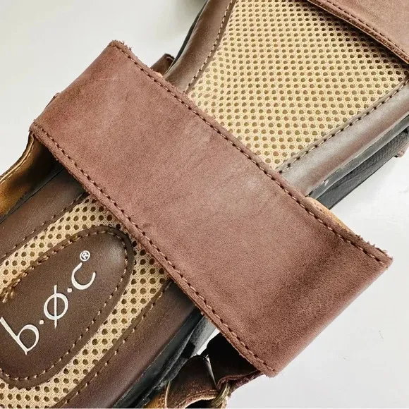 NWT Boc Concept Genuine Leather Berries Cushioned Comfort Strap Sandals
