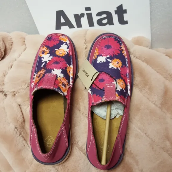 NWT Child's Ariat pink LEATHER shoes sz 5.5