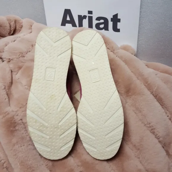 NWT Child's Ariat pink LEATHER shoes sz 5.5