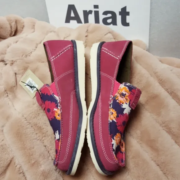NWT Child's Ariat pink LEATHER shoes sz 5.5