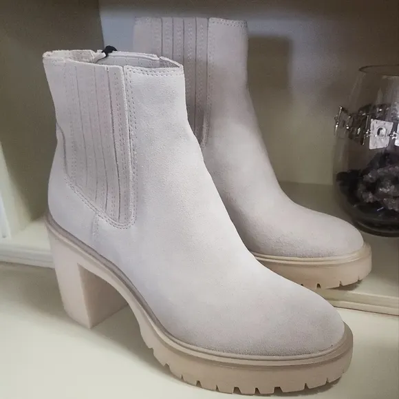 NWT DOLCE VITA  Chelsea Boots Caster H20 Dune Tan Lug Sole Women's Size 9.5