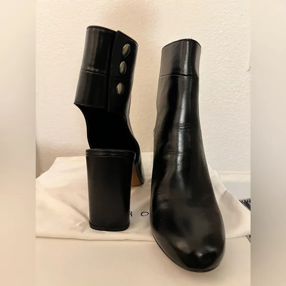 NWT IRO Matyi cutout leather ankle boots