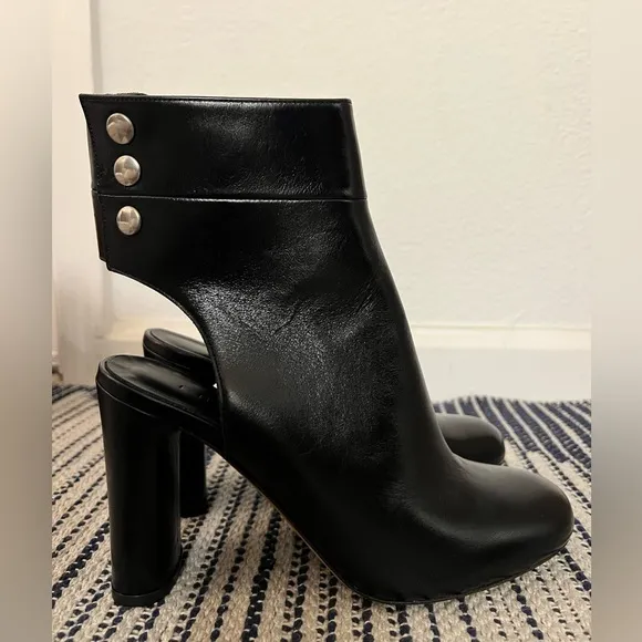 NWT IRO Matyi cutout leather ankle boots