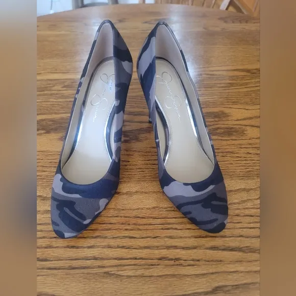 NWT Jessica Simpson Green Tan Black Camo Shoes Heels