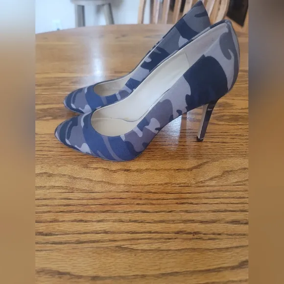 NWT Jessica Simpson Green Tan Black Camo Shoes Heels