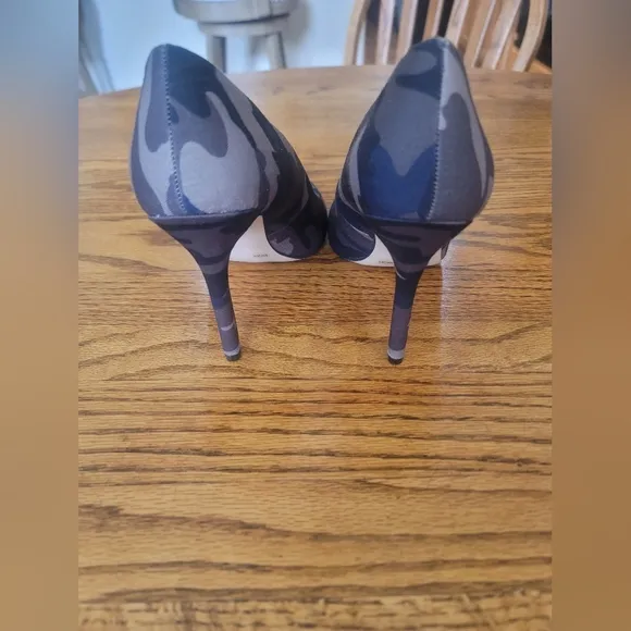 NWT Jessica Simpson Green Tan Black Camo Shoes Heels