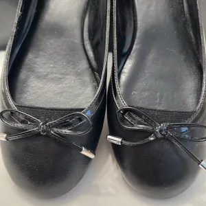NWT Lauren Ralph Lauren Miriam Black Napa/Patent Leather Women's Flats Size 8B