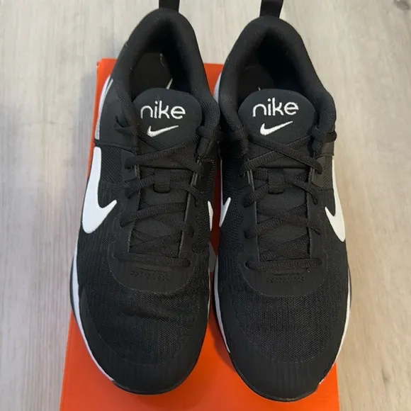 NWT- Nike-Zoom Bella 6- black and white-Women’s size 10.5