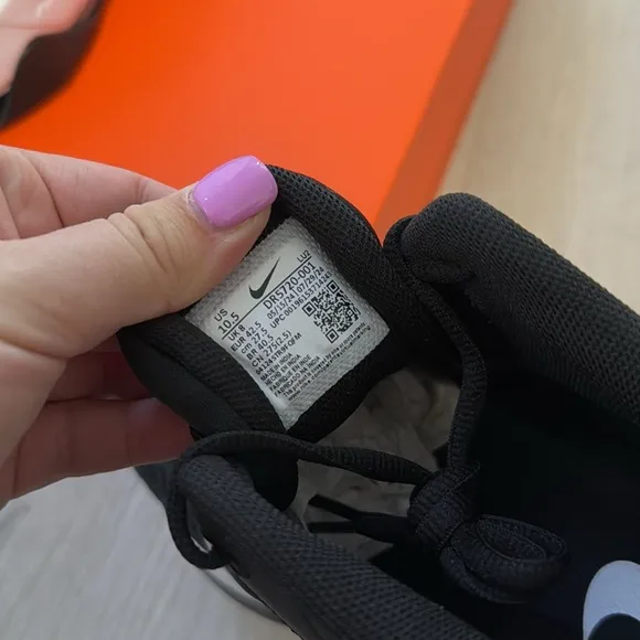 NWT- Nike-Zoom Bella 6- black and white-Women’s size 10.5
