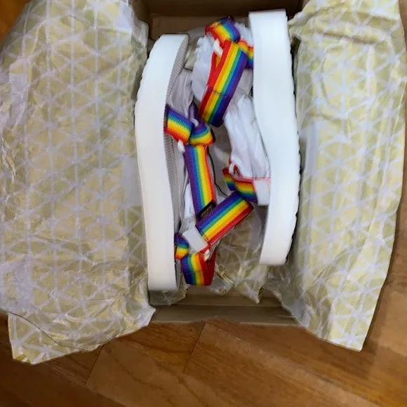 NWT Teva Midform Universal Rainbow &amp;White sandals new in box