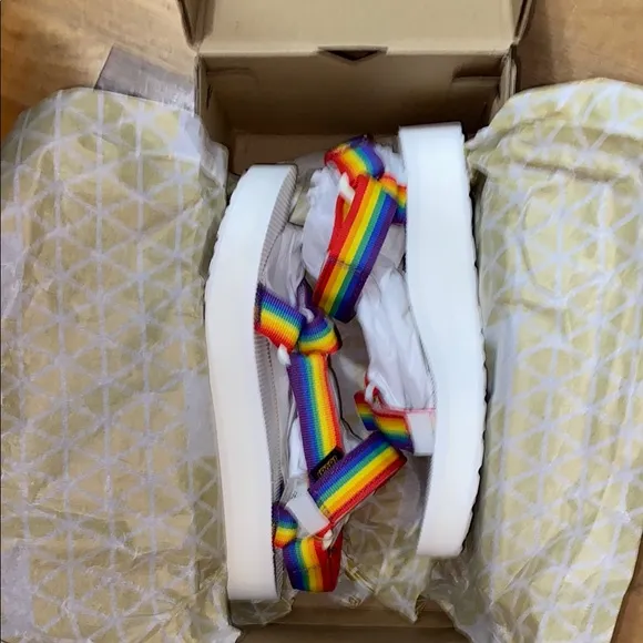NWT Teva Midform Universal Rainbow &amp;White sandals new in box