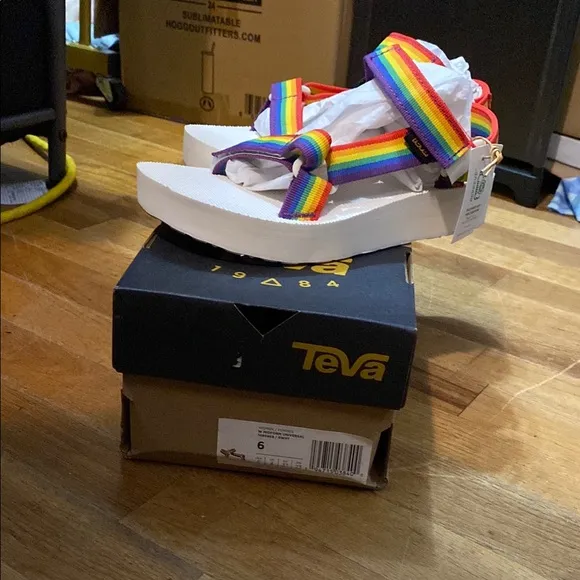NWT Teva Midform Universal Rainbow &amp;White sandals new in box