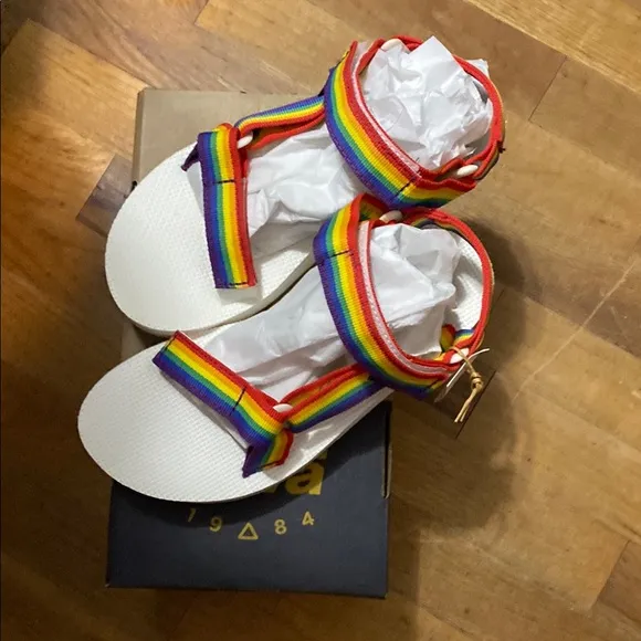 NWT Teva Midform Universal Rainbow &amp;White sandals new in box