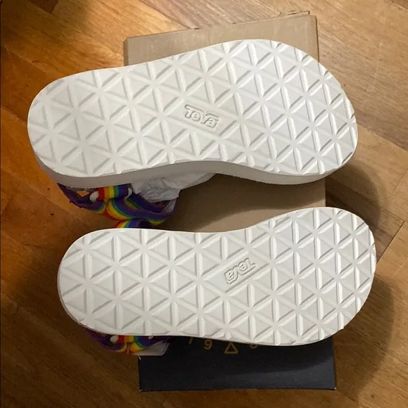 NWT Teva Midform Universal Rainbow &amp;White sandals new in box