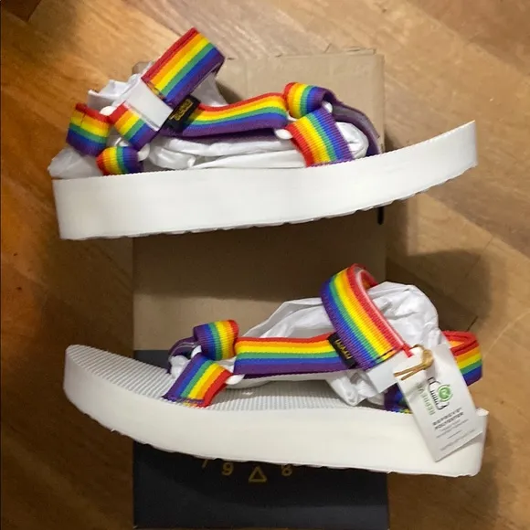 NWT Teva Midform Universal Rainbow &amp;White sandals new in box