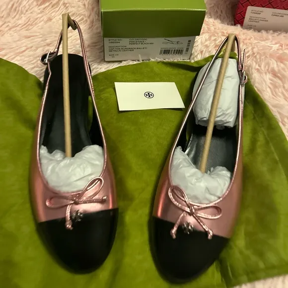 NWT TORY BURCH bow logo flats.