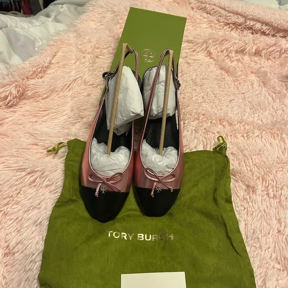 NWT TORY BURCH bow logo flats.