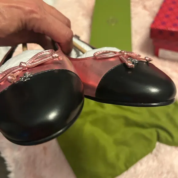 NWT TORY BURCH bow logo flats.