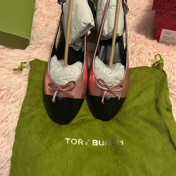 NWT TORY BURCH bow logo flats.