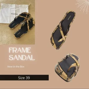 NWT FRAME Le Montauk Criss Cross Sandals, Size 39 Euro/8.5 US, Python Multi