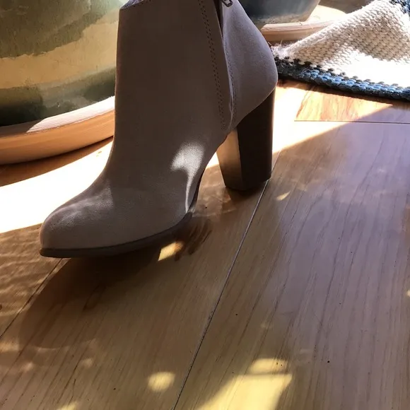 Off white ankle boots