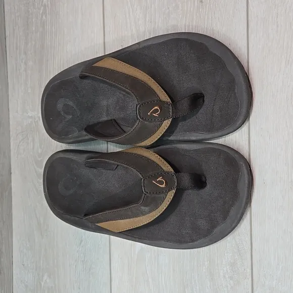 Olukai Mens Wehi' Ohana Sandals Flats slide shoes sz 9