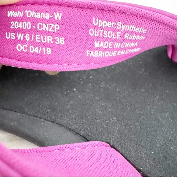 OLUKAI Wehi Ohana Comfort Flip Flop Sandals in Bougainvillea / Stripe Size 6