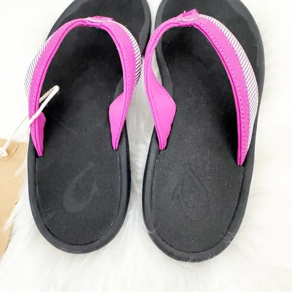 OLUKAI Wehi Ohana Comfort Flip Flop Sandals in Bougainvillea / Stripe Size 6