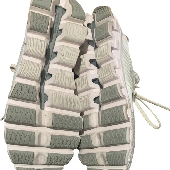 ON CLOUD CLOUDSWIFT womens Running shoes size 7.5