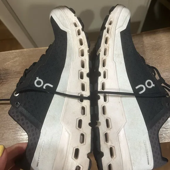 On Cloud Cloudultra Running Shoes size 9.5