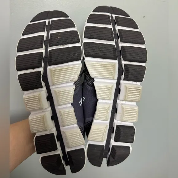 On Cloud Running Shoe‎ - Women's Size 10