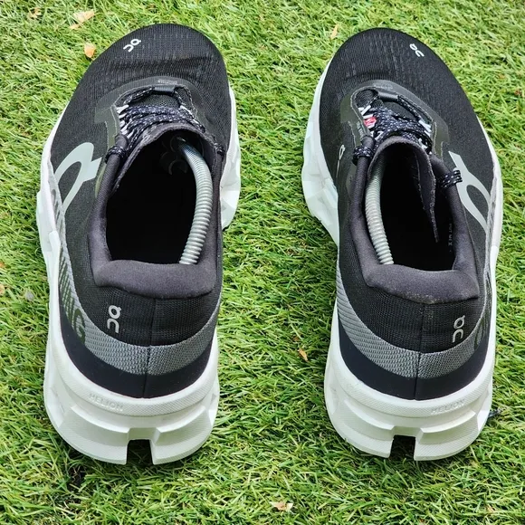 ON CLOUDMONSTER 2 - Mens Sneakers - SIZE 9.5