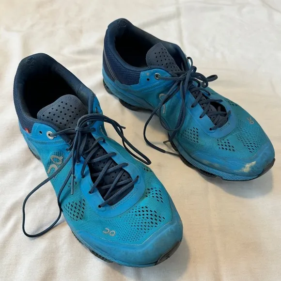On Running 10 Cloud Surfer Blue Athletic Sneakers Shoes Lace Up