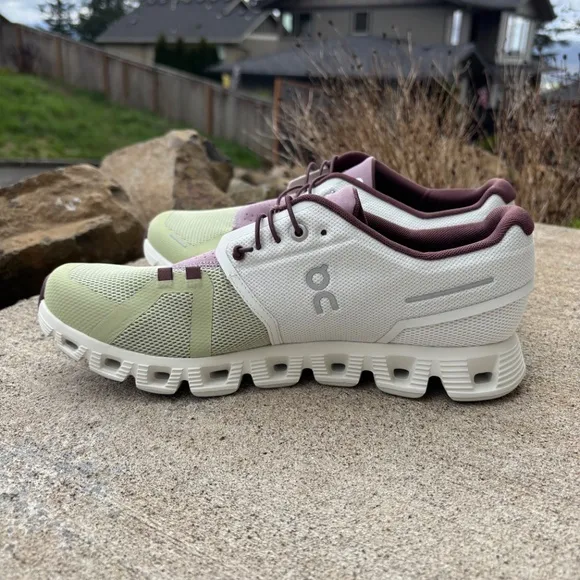 On Running Cloud 5 Ice Haze Athletic Shoes Sneakers 59.98016 Women’s Siz…