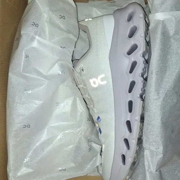 On Running Cloudtilt Women's Color: Sand Lavender Size: 8.5