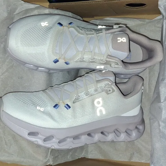 On Running Cloudtilt Women's Color: Sand Lavender Size: 8.5