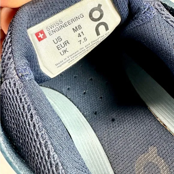 On Running on Cloud  Cloudtec Helion Men's Shoes