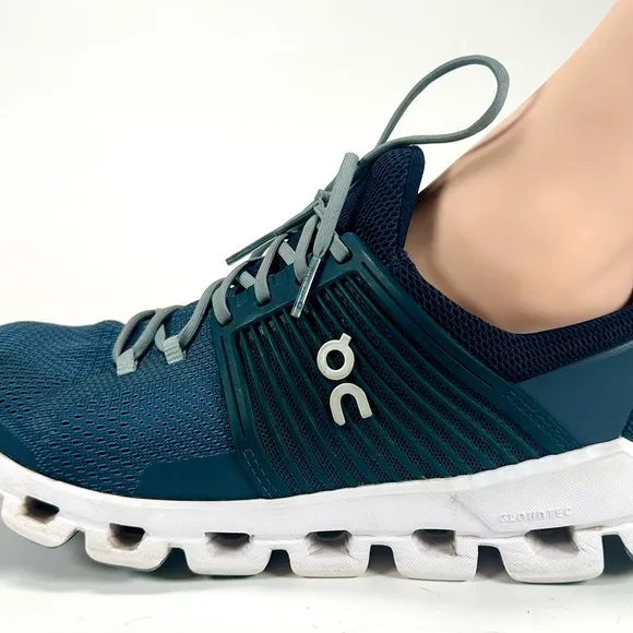 On Running on Cloud  Cloudtec Helion Men's Shoes