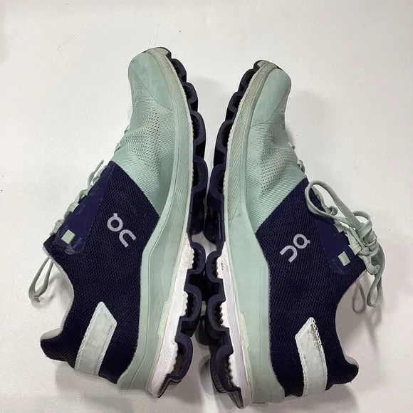 On Running Women’s Sneakers Size 10