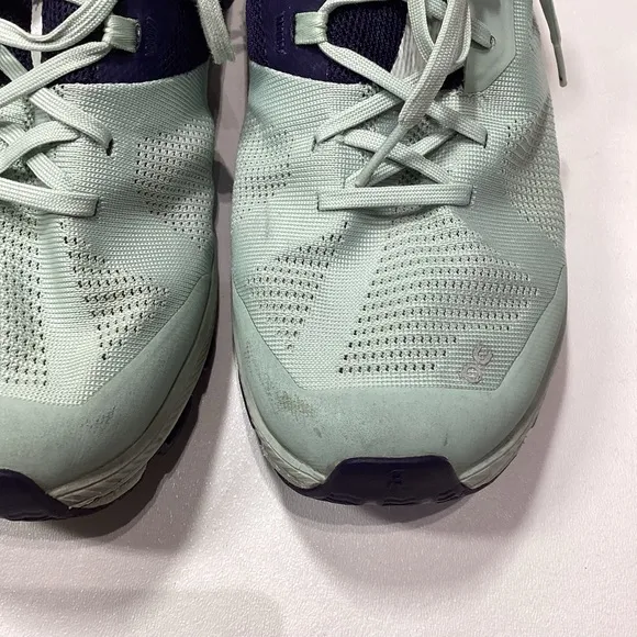 On Running Women’s Sneakers Size 10