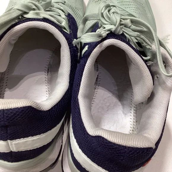 On Running Women’s Sneakers Size 10