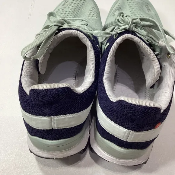 On Running Women’s Sneakers Size 10