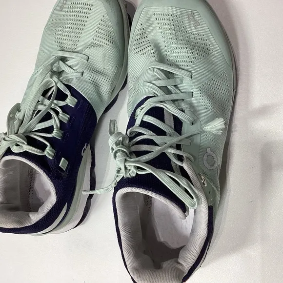 On Running Women’s Sneakers Size 10