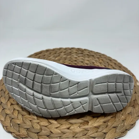 Oofos Oomg Low Women's Slip On Shoes Maroon Size 9 Women's