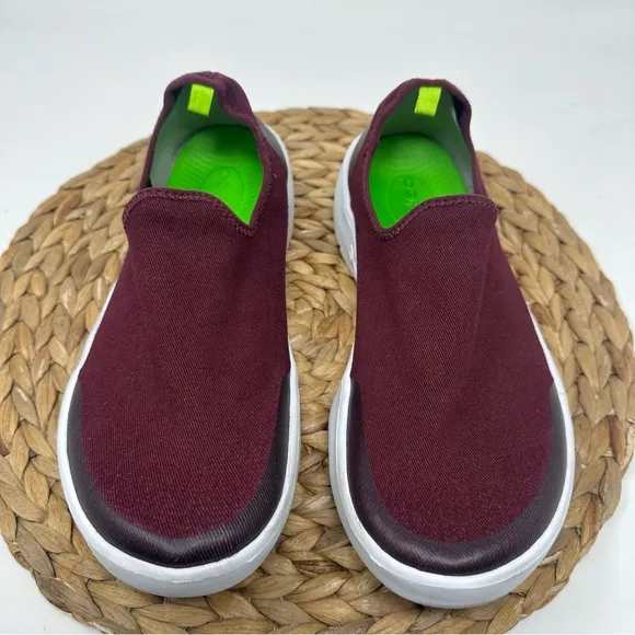 Oofos Oomg Low Women's Slip On Shoes Maroon Size 9 Women's