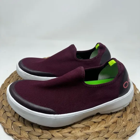 Oofos Oomg Low Women's Slip On Shoes Maroon Size 9 Women's