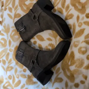 Open Edit boots...