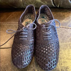 OTBT 9 cut out lace up leather shoes