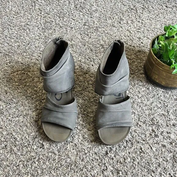 OTBT Patchouli Womens Leather Block Heel Sandals Dusty Gray 6.5 M New